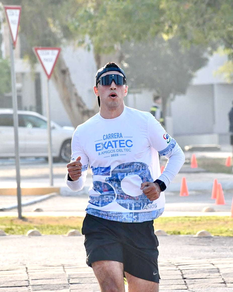 joven runner usando lentes para correr deportivos racsol eclipse.