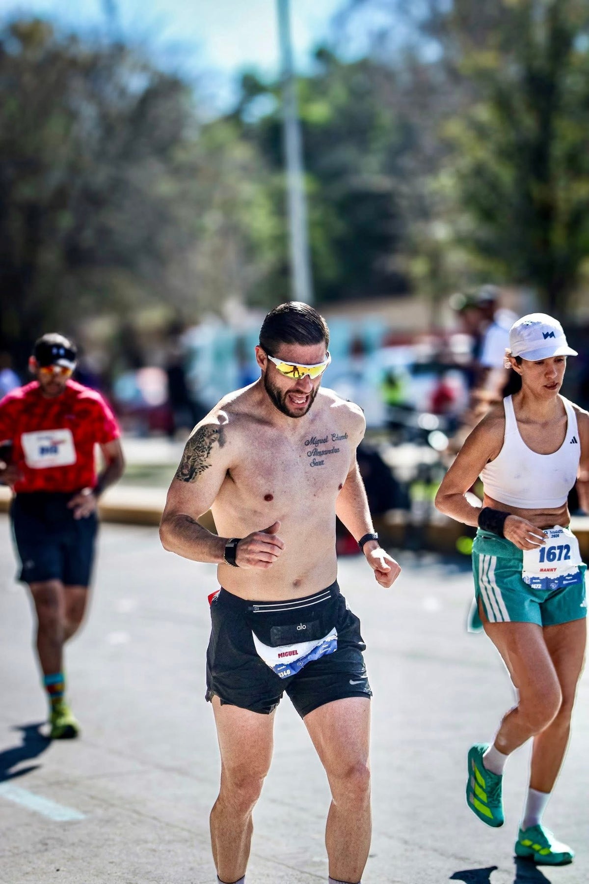 Los atletas runners y hyrox estan usando lentes deportivos racsol por su verstilidad y ligereza.